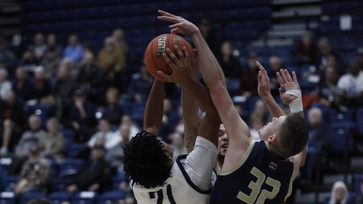 Men’s Basketball Comes Up Short in CCC Quarterfinal