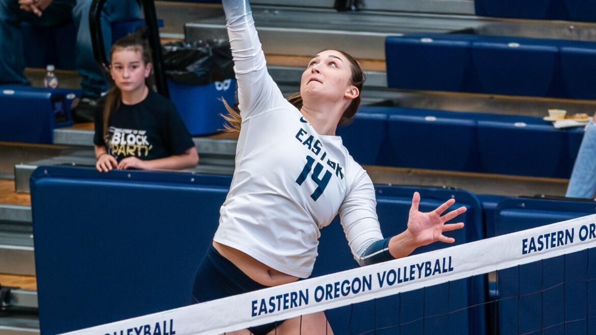EOU Volleyball Sweeps First Round of NAIA Championships