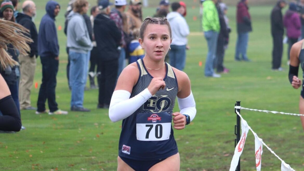 Women’s Cross Country Finishes 4th at CCC Championships